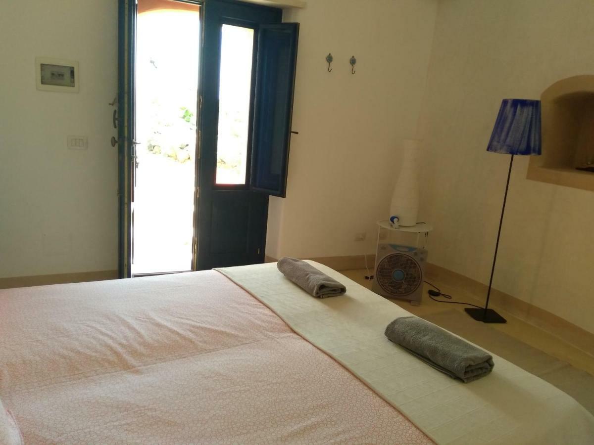 Alicudi Giardino Dei Carrubi- Al Gradino 365 B&B 외부 사진